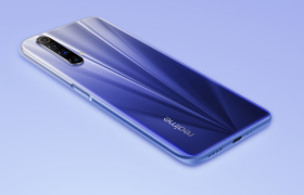 高刷屏+后置四摄 realme 真我X50m仅2099元起