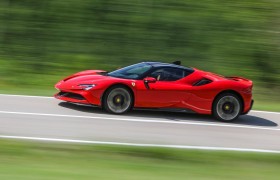 1000匹马力干翻拉法，法拉利最快超跑SF90 Stradale