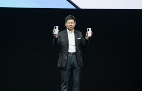 华为发布新一代折叠旗舰Mate X2，将首批升级HarmonyOS