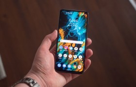 华硕ZenFone 8发布：屏幕最小的骁龙888机型登场