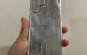 三星S22 Ultra机模再曝光：熟悉的S Pen槽回来了？