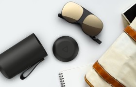 HTC VIVE Flow正式发布：可折叠设计，采用虫眼造型